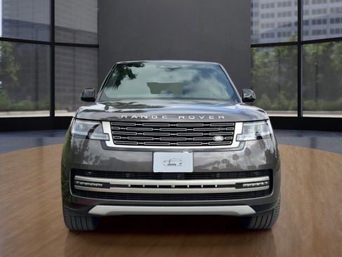 New 2025 Land Rover Range Rover SE image 10