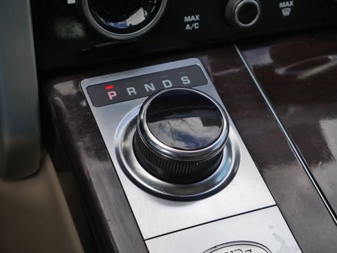 Used 2019 Land Rover Range Rover Supercharged image 18