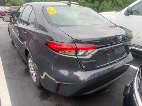 Used 2025 Toyota Corolla LE FWD image 3