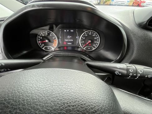 Used 2023 Jeep Renegade Latitude w/ Sun/Sound Group image 17