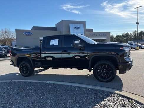 Used 2025 Chevrolet Silverado 2500 LT w/ Trail Boss Package image 1