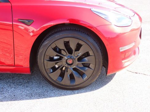 Used 2021 Tesla Model 3 Standard Range Plus image 10