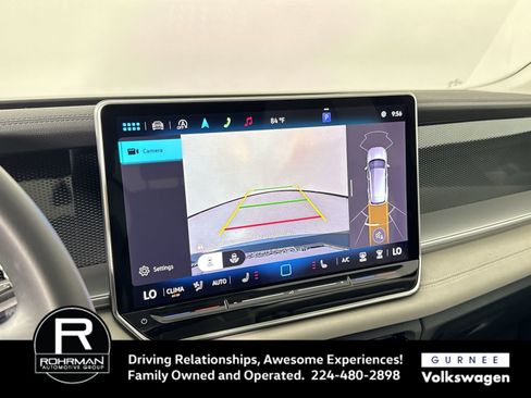 Used 2025 Volkswagen Tiguan SE image 8