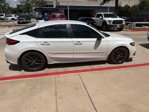 Used 2023 Honda Civic Sport image 7