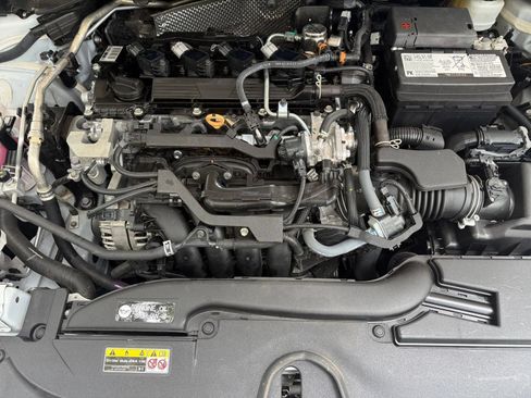 Used 2025 Toyota Corolla LE FWD image 29
