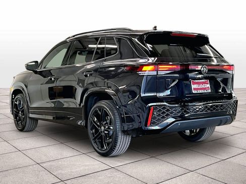 New 2026 Volkswagen Tiguan SE R-Line image 3