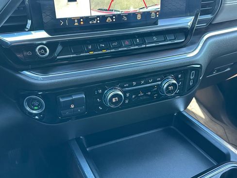 Used 2024 GMC Sierra 2500 SLT w/ SLT Premium Package image 20