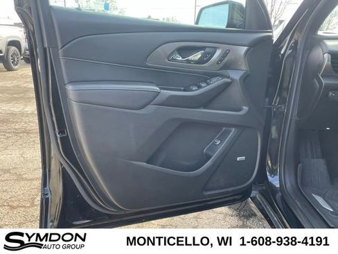 Used 2023 Chevrolet Traverse Premier w/ Redline Edition image 17