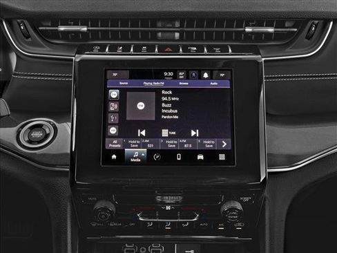New 2025 Jeep Grand Cherokee L Altitude RWD image 7