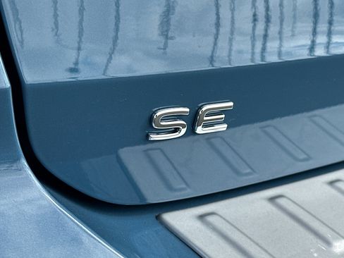 New 2025 Volkswagen Taos SE image 7