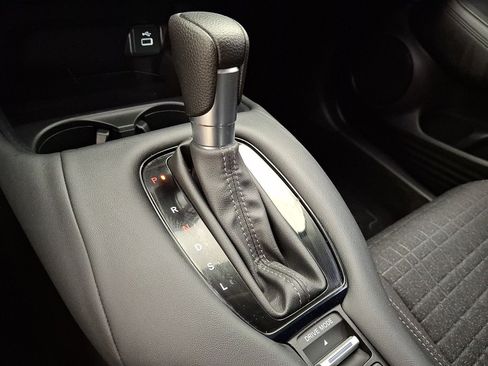 Used 2023 Honda HR-V LX image 4