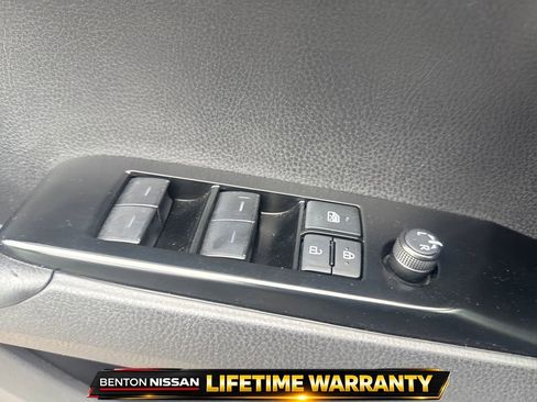 Used 2025 Toyota Camry SE w/ Convenience Package FWD image 13