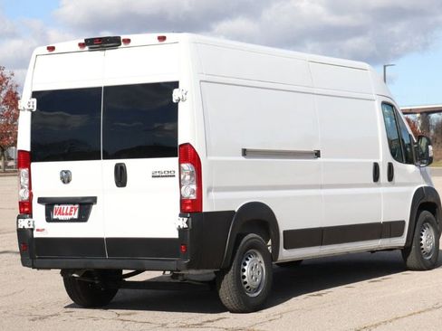 Used 2024 RAM ProMaster 2500 FWD image 7