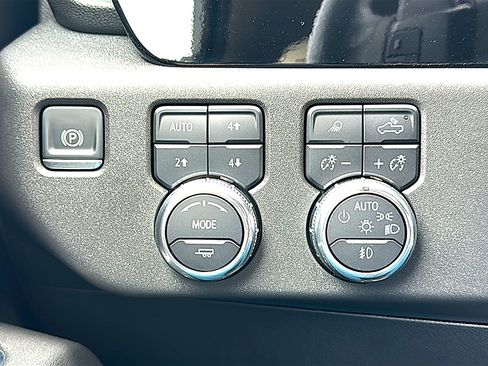 Used 2025 GMC Sierra 1500 Elevation w/ Elevation Premium Package image 36