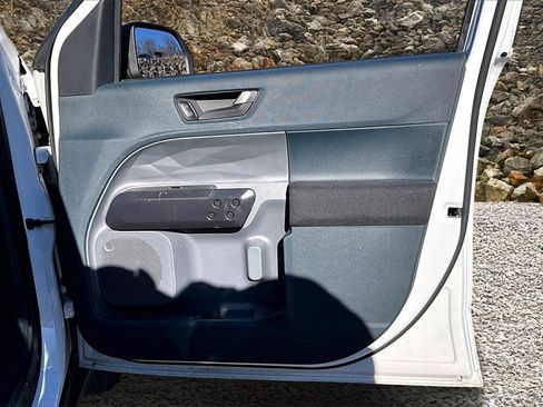 Used 2023 Ford Maverick XL image 22