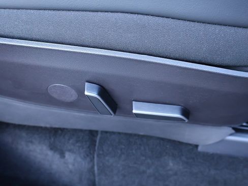 Used 2023 Tesla Model Y Long Range image 34