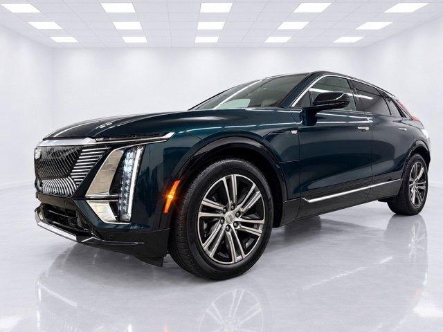 Used 2024 Cadillac Lyriq Luxury w/ LPO, Floor Liner Package AWD/4WD image 5