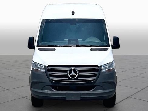 Used 2025 Mercedes-Benz Sprinter 2500 image 4