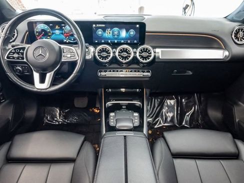 Used 2023 Mercedes-Benz GLB 250 4MATIC w/ Premium Package image 27
