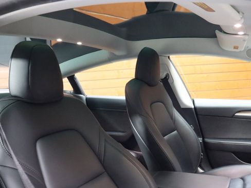 Used 2023 Tesla Model 3 Standard Range image 57