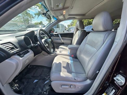 Used 2013 Toyota Highlander SE AWD/4WD image 14