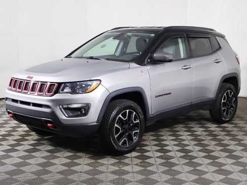 Used 2019 Jeep Compass Trailhawk w/ Cold Weather Group AWD/4WD image 7