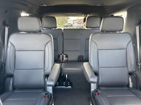 Used 2026 GMC Yukon Denali w/ Sun & Power Step Package AWD/4WD image 26