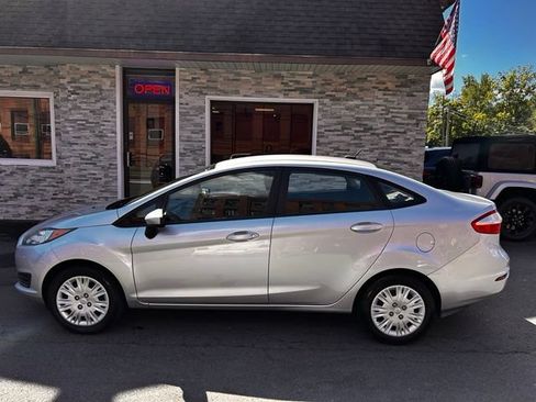 Used 2019 Ford Fiesta S FWD image 4