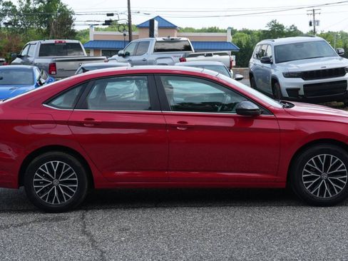 Used 2019 Volkswagen Jetta SE FWD image 4