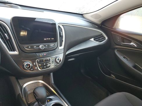 Used 2025 Chevrolet Malibu LT FWD image 27