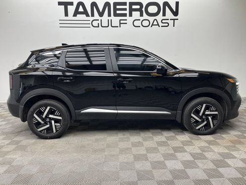 Used 2025 Nissan Kicks SV FWD image 4