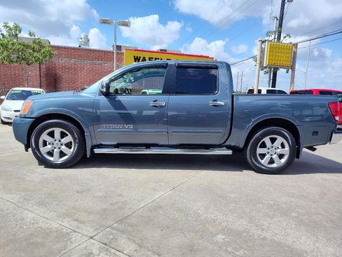 Used 2010 Nissan Titan LE image 3