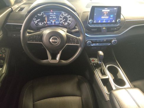 Used 2024 Nissan Altima 2.5 SV FWD image 22