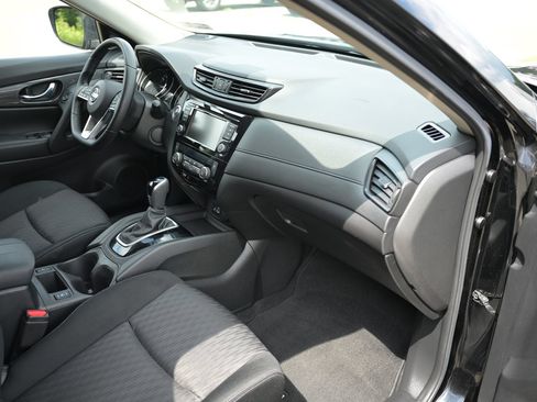 Used 2020 Nissan Rogue SV AWD/4WD image 43