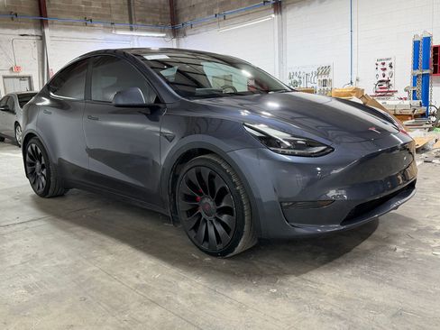 Used 2022 Tesla Model Y Performance AWD/4WD image 5