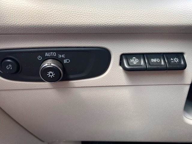Used 2021 Buick Envision Avenir w/ Technology Package II FWD image 22