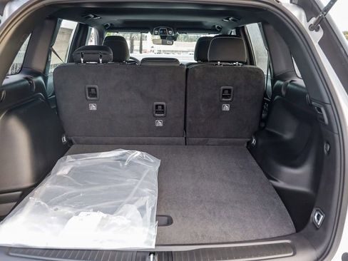 New 2025 Jeep Grand Cherokee Laredo X image 27