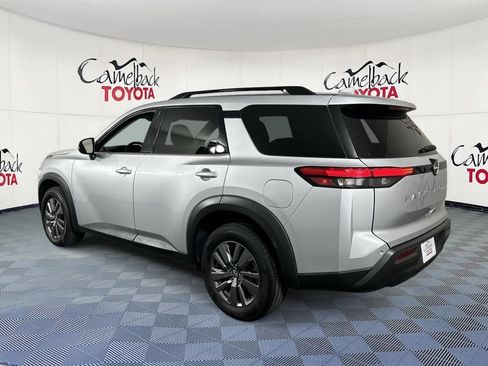 Used 2025 Nissan Pathfinder SV FWD image 6