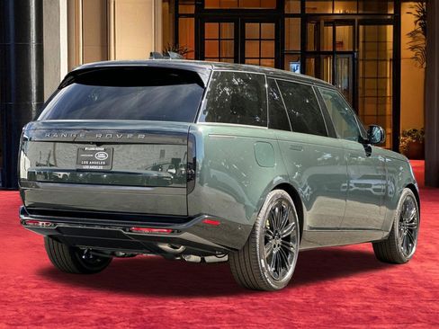 New 2026 Land Rover Range Rover Long Wheelbase SE image 10