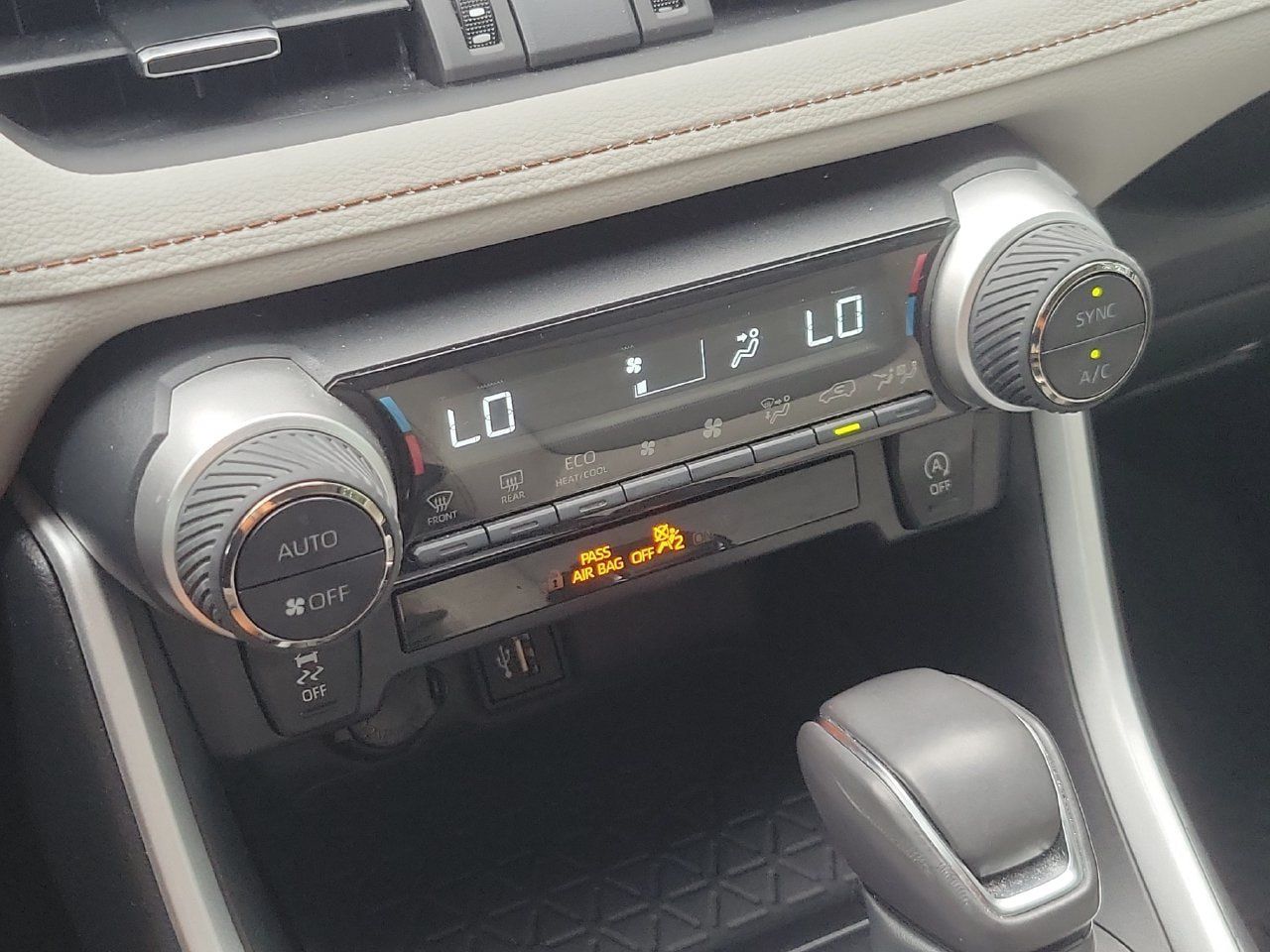 Used 2024 Toyota RAV4 XLE Premium FWD image 24