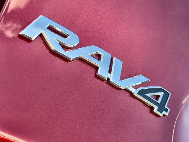 Used 2025 Toyota RAV4 LE AWD/4WD image 43