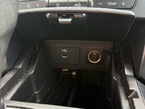 Used 2019 Ford Explorer XLT FWD image 18