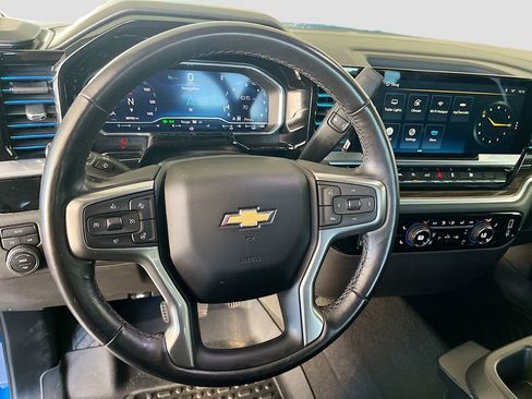 Used 2022 Chevrolet Silverado 1500 RST AWD/4WD image 11