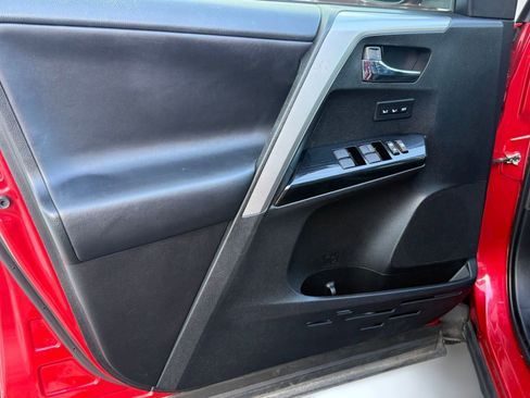 Used 2017 Toyota RAV4 Limited image 11