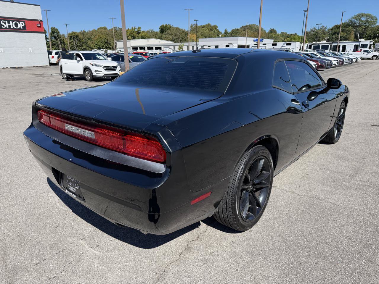 Used 2014 Dodge Challenger SXT RWD image 3