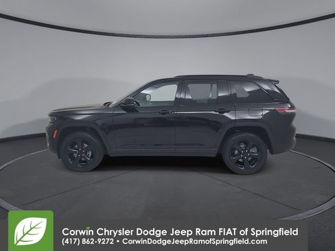 Used 2023 Jeep Grand Cherokee Altitude image 9