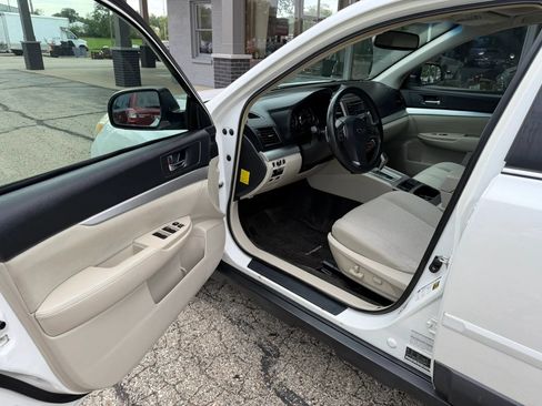 Used 2012 Subaru Outback 2.5i Premium AWD/4WD image 9