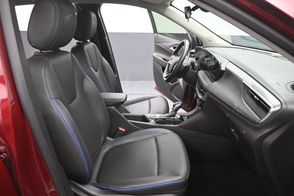 Used 2025 Buick Encore GX Sport Touring FWD image 16