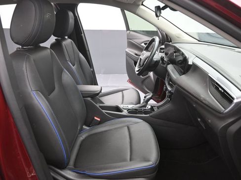 Used 2025 Buick Encore GX Sport Touring FWD image 16