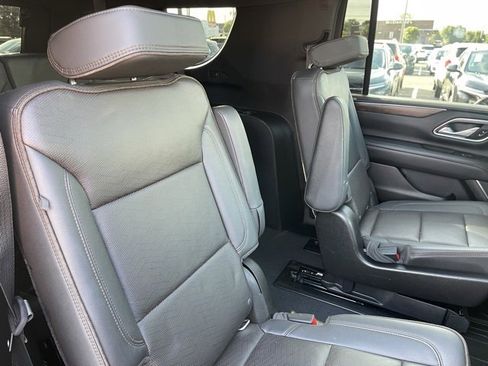 Used 2021 Chevrolet Suburban High Country image 16